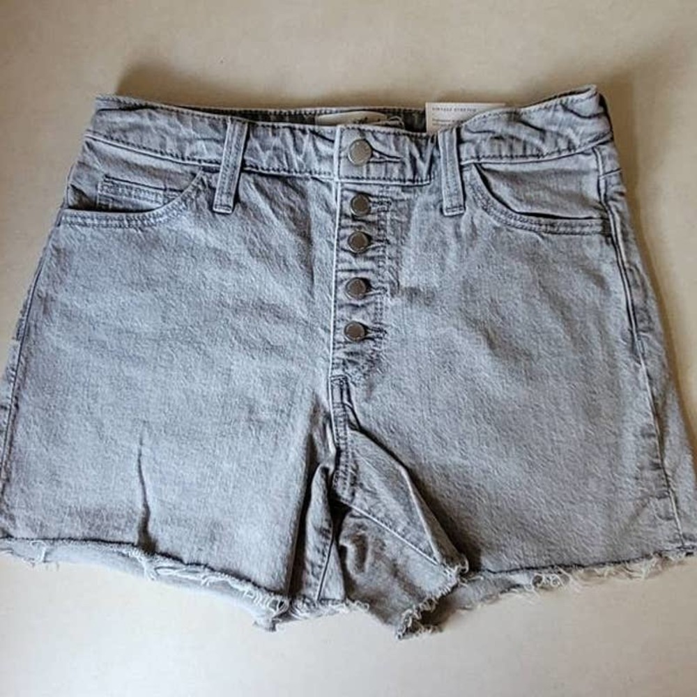 Universal Thread Grey Wash Vintage Midi Shorts Size 4 NWT